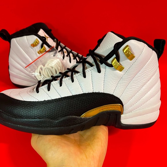 Air Jordan 12 Retro "Royalty Taxi" Size: (7y) - Picture 8 of 14